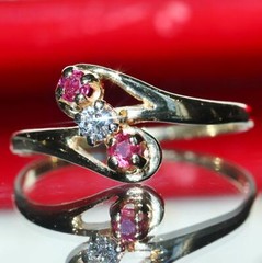 14k yellow gold 3-stone sz 6.25 ring 0.15ct natural diamond, treated ruby 1.3g