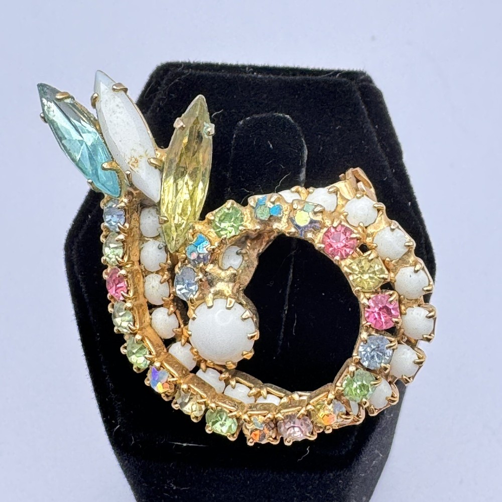 Milk Glass Aurora Borealis Multicolored Rhinestones Swirl Brooch Pin Goldtone