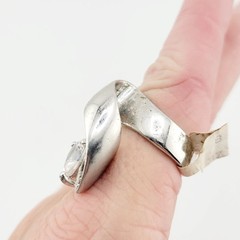 Vtg Sz 8 Ring Lg Pear Cubic Zirconia 18KGE White Gold Electroplated Jewelry Curl
