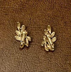 Vintage FRANCOIS Earrings Gold Tone Clip On Leaves Foliage Signed