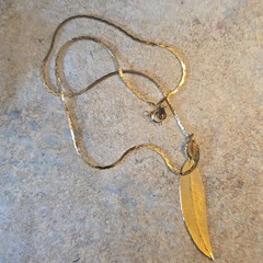 Gold-plated Metal Leaf Pendant and Necklace Vtg Textured 17” in Box Australian