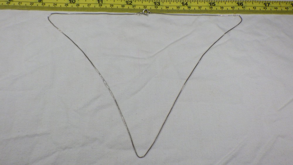 Vintage Sterling Silver 925 Necklace Box Chain 18″ Petite Subtle