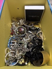 Vintage/Costume Jewelry Lot bracelets chains /Costume Pieces! Nice Stuff!