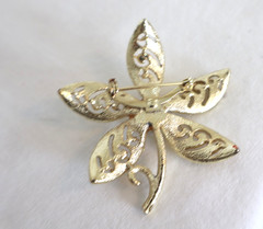 Vintage Goldtone Brooch/Pin Leaf Shaped Lapel/Scarf Pin Secure Clasp AB Crystal