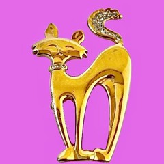 Cat Pin Brooch Mod Sophisticated Kitty Gold Tone & Rhinestone Collar & Tail