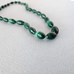 Vintage Green Malachite Oval Polished Knotted Beads Necklace
