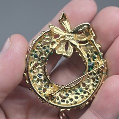 Vtg AAI CHRISTMAS WREATH BOW Brooch Pin green red Rhinestone
