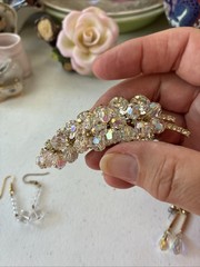 Vintage JULIANA D&E Clear AB Bead Gold Tone Cha Cha Leaf Pin Brooch + 2 Earrings