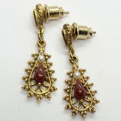 Vtg Etruscan Teardrop Burgundy Seed Pearl Gold Plate Dangle Earrings Post