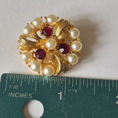 Vintage Red Rhinestone Faux Pearl Swirl Round Gold Tone Brooch