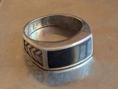 Vintage men’s ring sterling silver 925 Size 8.5 Weight 6 g. Black Onyx.
