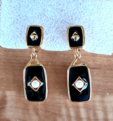 Vintage Monet Black Enamel Gold Tone Pearl Dangle Drop Clip On Earrings