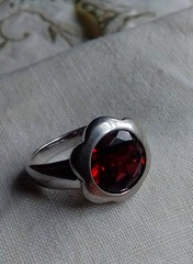 Vintage Estate (925) Sterling Silver Red Garnet Gemstone Scalloped Bezel Ring 7