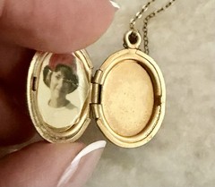 Vintage Roman Gold Filled Signed Photo Locket Pendant Necklace Chain EBF 18”