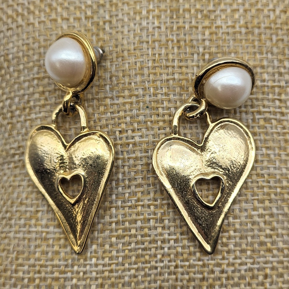 Fab retro matte gold plated heart faux pearl earrings dangle Valentines Love