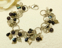 PURPLE & IRIDESCENT PEACOCK BLUE STONE & GLASS CHARM BEAD BRACELET 7.5″