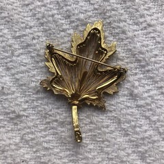 Maple Leaf Brooch Capri Gold Tone Filigree Center Mid Century Lapel Pin Pinback