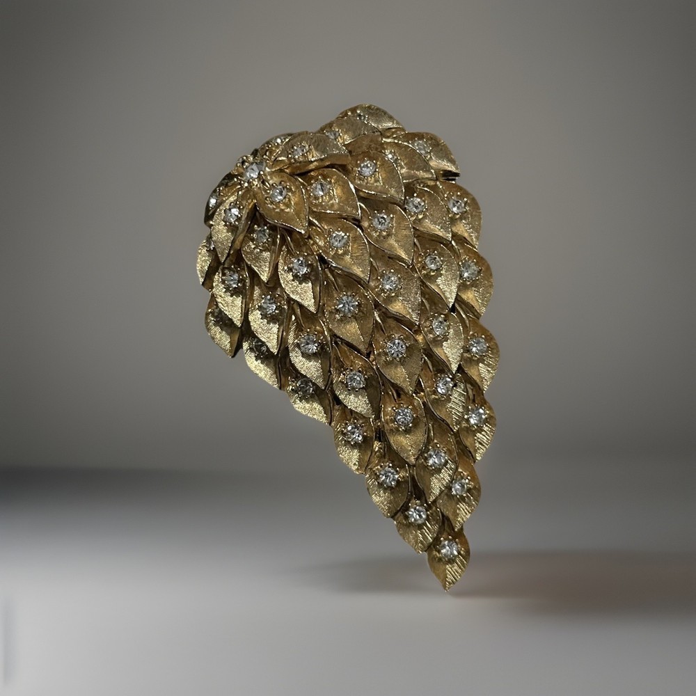 Gorgeous Vintage 1950’s Jeweled Leaf Brooch – JOMAZ. (A)