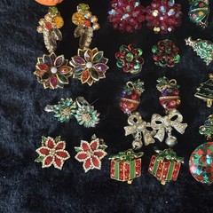 26 VTG Christmas Holiday Clip-on Screw Back Earrings Jewelry Snowman Tree Wreath