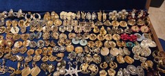 Vintage Mod Earrings Lot Of 117. 3lbs 15oz. 38 Signed Monet Hobé Avon Trifari…