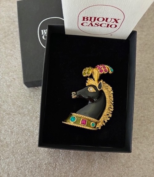 VINTAGE 1968 BIJOUX CASCIO BLACK ENAMEL RHINESTONE CIRCUS HORSE W/PLUMES BROOCH
