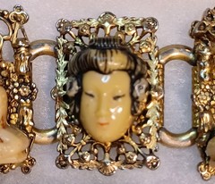 Bracelet Vintage Selro Selini Gold Tone Thai Goddess & Buddhas 1940’s
