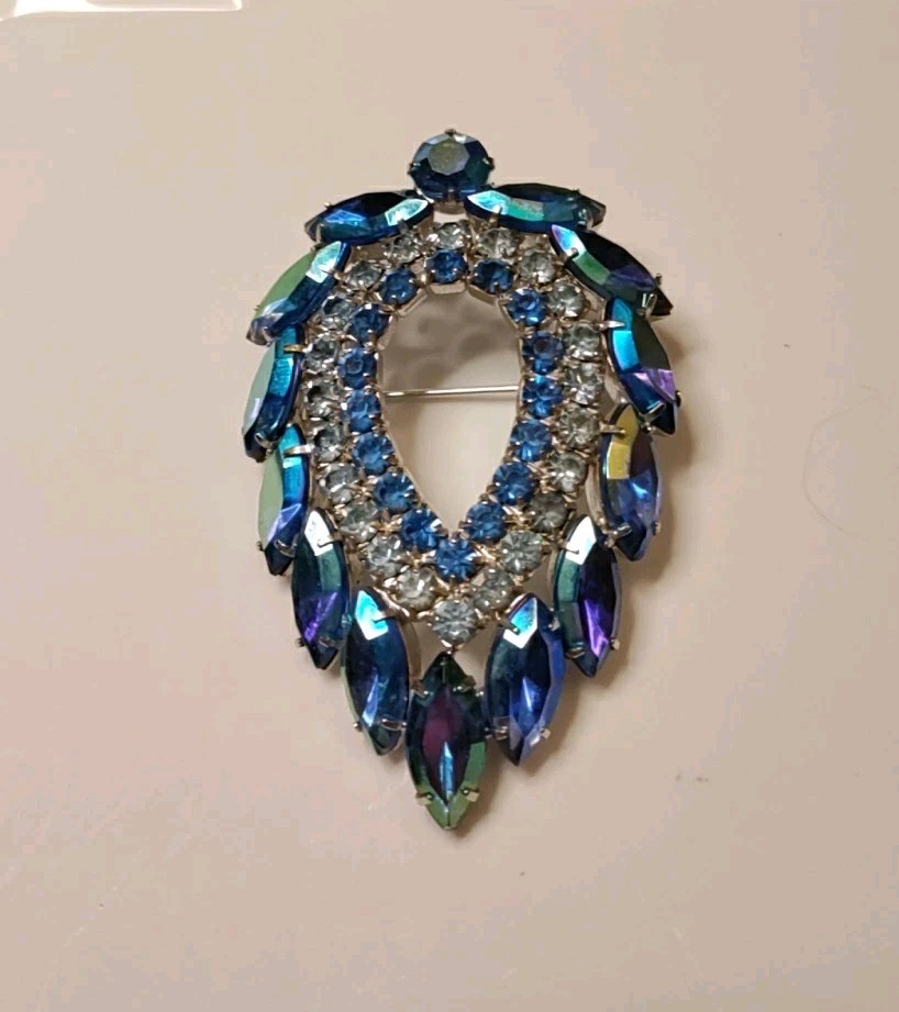 Vintage Sarah Coventry By Juliana D&E Large Rhinestone “Blue Lagoon” Brooch