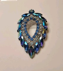 Vintage Sarah Coventry By Juliana D&E Large Rhinestone “Blue Lagoon” Brooch