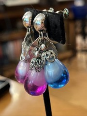 Vintage Napier Cumquat Blue Pink Dangle Drop Clip On Earrings Silver Tone Pat #