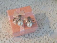 White Pearl 18K White Gold Earrings Vintage Screw Backs 750