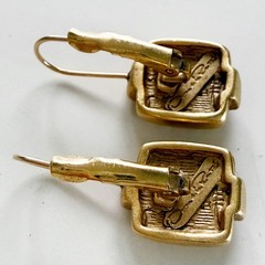OSCAR DE LA RENTA Leverback Dangle Earrings : Matte Gold, Green + Brown Crystal