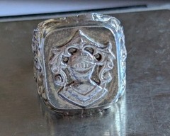 Vintage men’s signet ring sterling silver 925 Size 9.5 Weight 8.94 g. Knight.