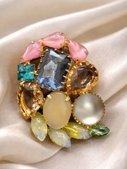 Vtg JULIANA D&E Cluster Faceted Multicolor Rhinestone Brooch & Clip-On Earrings