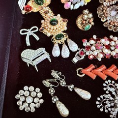 ESTATE MIRIAM HASKELL, SCHREINER, JULIANA D&E CROWN TRIFARI KRAMER & MORE-25 PCS