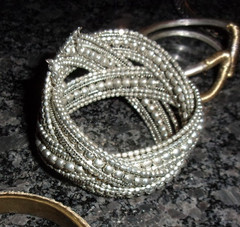 Bracelets Gold Tone & Silver Tone – VINTAGE RETRO – UNIQUE – RARE LOT OF 4