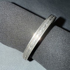 Vtg Sterling Silver Bangle Bracelet Approx 7 7/8” inside & 1/4” wide. 5.4+grams
