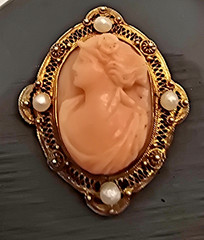 18K Gold Granulated Filigree Frame With High Relief Etruscan Revival Cameo