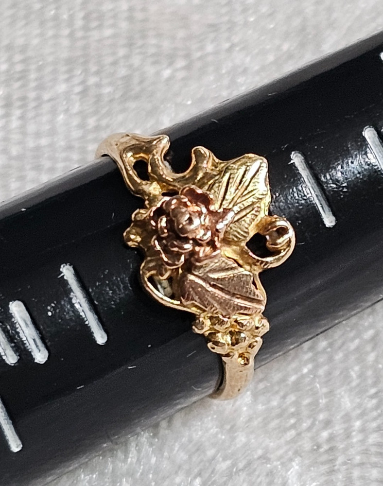 Vintage Artisan 10k Floral Grape Leaf Black Hills Gold Ring 1.4g Size 4
