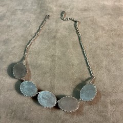 Vintage 1960s LUCITE plastic / acrylic glitter confetti 5 Stone necklace