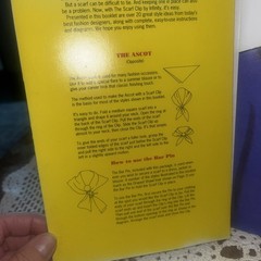 Vintage Scarf Clip and How To Instruction Guide for 20 Different Wears 60s-80s
