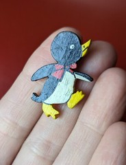 Whimsical Vintage Painted Wood Wooden Figural Cartoon PENGUIN Brooch 1 ½” Pin
