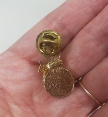 Vtg Snowman Lapel Pin Gold Tone Metal Faux Pearl Enamel Christmas Holiday Brooch