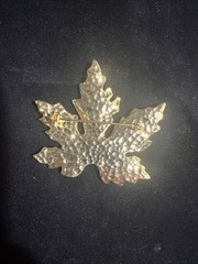 Gorgeouse Vintage Maple Leaf brooch Pin Thick Heavy Enamel On Golden Base