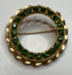 Beautiful Vintage Simulated Emerald Gold Tone Brooch Pin Jewelry