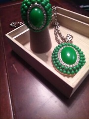 Green Oval Chabacon, Bead, & Rhinestone Statement Ring & Pendant On 22″ Goldtone