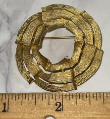 Vintage Gold Tone Brooch Pin Jewelry JMS-46