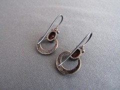 VINTAGE OLD PAWN STERLING OVAL RED GARNET DANGLE PIERCED EARRINGS