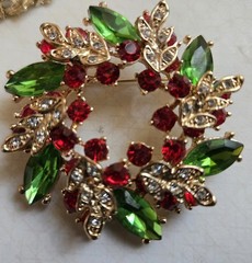 Lot Of 10 Christmas Brooches Christmas Trees Wreaths Snowmen Holly Pin Brooch