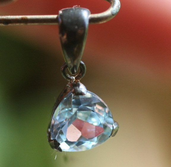 925 Sterling Silver Blue Topaz Pendant Light Sky Blue Faceted Gemstone