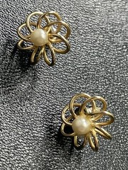 Vintage Small Faux Pearl Round Gold Tone Wired Metal Earrings